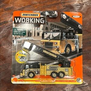 Matchbox Working Rigs Pierce Velocity Aerial Platform Fire Truck Toy Vehicle